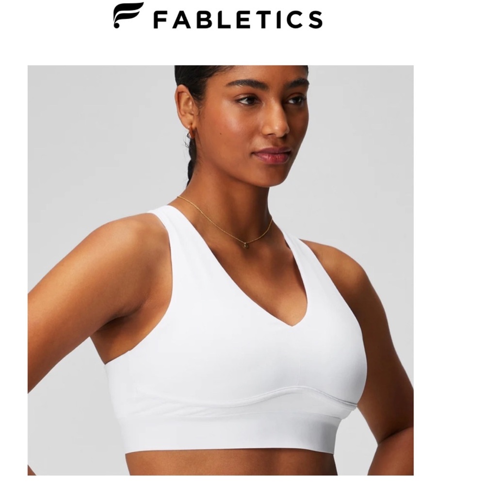 NWT FABLETICS All Day Everyday Convertible Bra (M)